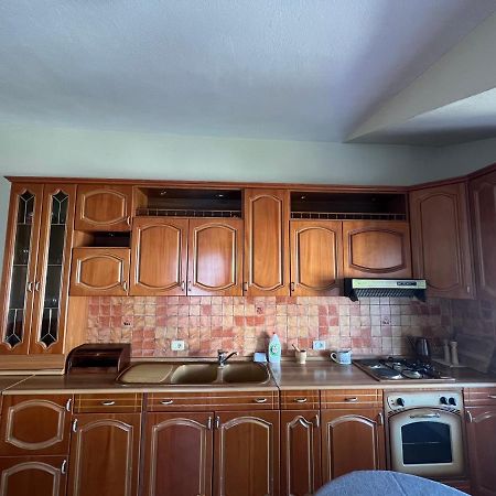 Villa Sokoli, Enjoy Sunset At This Spacious Apartment Тирана Экстерьер фото
