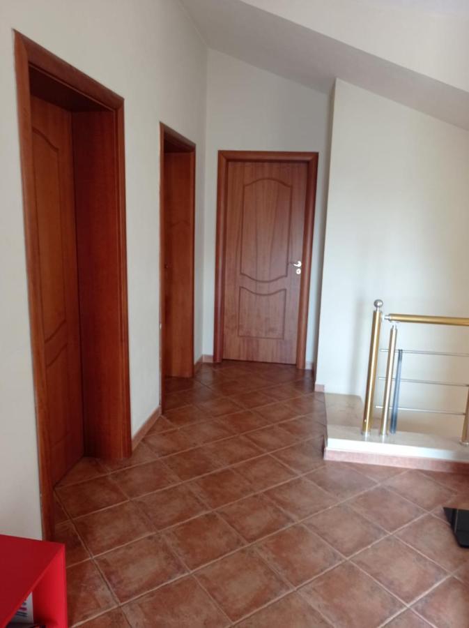 Villa Sokoli, Enjoy Sunset At This Spacious Apartment Тирана Экстерьер фото