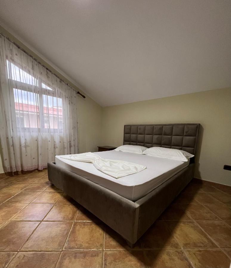 Villa Sokoli, Enjoy Sunset At This Spacious Apartment Тирана Экстерьер фото