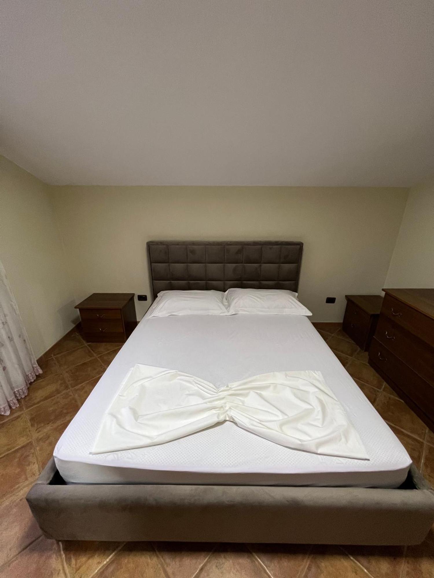 Villa Sokoli, Enjoy Sunset At This Spacious Apartment Тирана Экстерьер фото